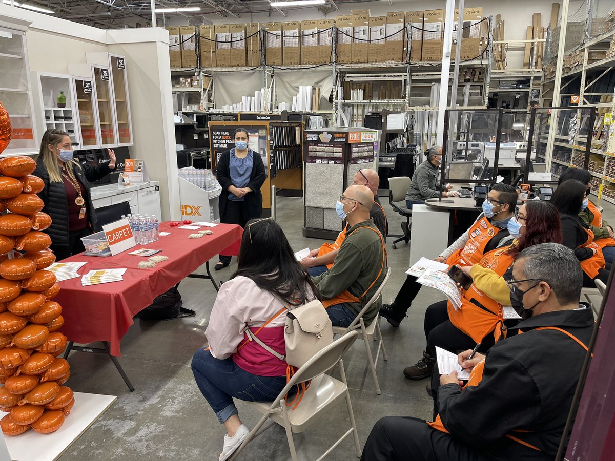 Steve_OAM6610's tweet photo. Had the opportunity to host D74 Svcs Road Show today. Thank you to the providers who came and invested time in D74. Special thank you to @Yesenia_GamezHD for the support, and happy birthday 🎂🥳! @OrmondLsormond @_Oscar_HD @kim_ramirez29 @DanielleMasm @wanghannc https://t.co/kgSgHoMHlE
