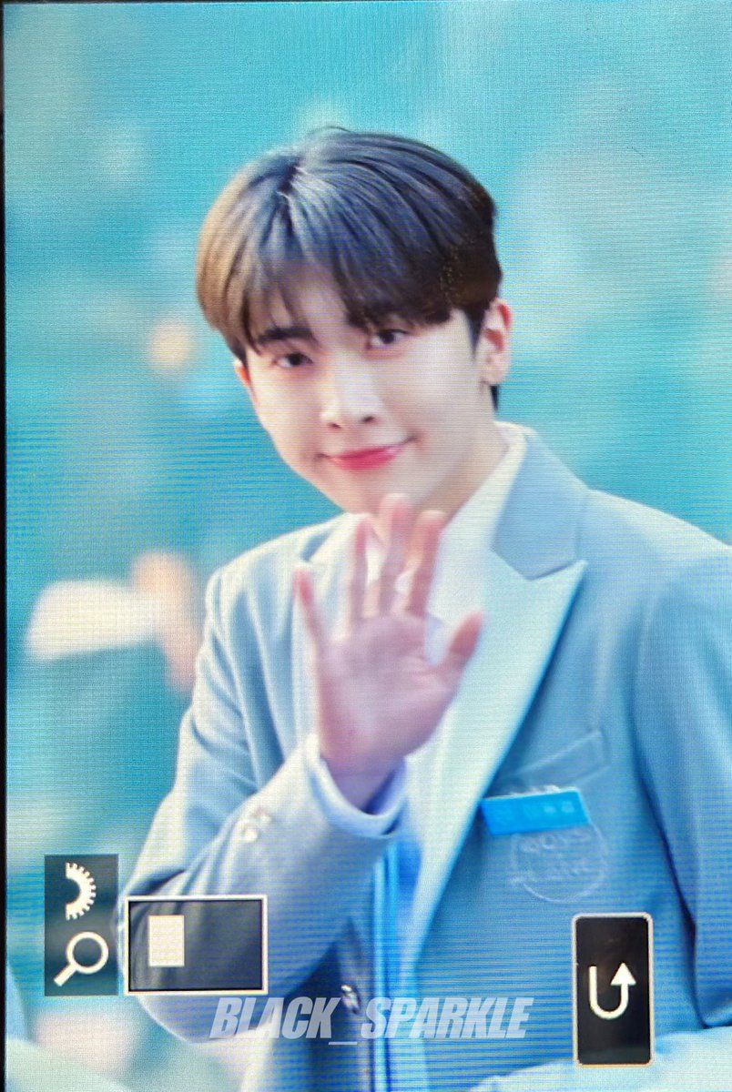 BlackSparkle_98's tweet photo. 230105 보이즈플래닛 상암절 [ Preview]
#LEEDONGYEOL #이동열 #샤오 #XIAO

너무너무 보고싶었어 🥺 https://t.co/8lWpbOCd9w