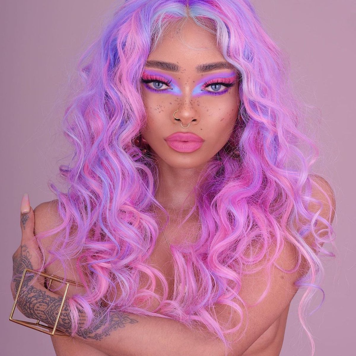 digiwignfts's tweet photo. Beauty is worse than wine, it intoxicates both the holder and beholder.

Find us on: https://t.co/wUoFQrj3Lf

#DIGIWIG #NFTs #DIGIWIGNTFS #WIGS #HAIRWIGS #WIGSTYLES
#CRYPTO #CRYPTOFASHION #NFTFASHION #cryptocurrency #hair #hairextensions #trending #black #beauty #future https://t.co/4AUAm8NDY4