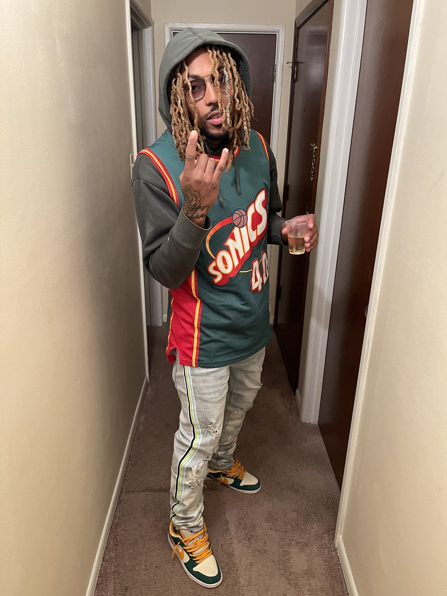 Erase The Bad Thoughts, &amp; Create Lit Moments ☄️