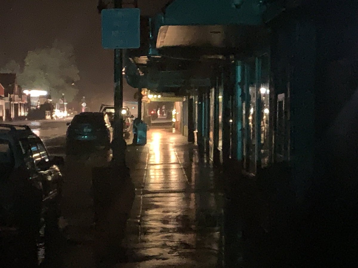 Brooks_Jarosz's tweet photo. #UPDATE: At least 23,000 homes in the #NorthBay without power, PG&amp;E said. https://t.co/BvBem3FWOG