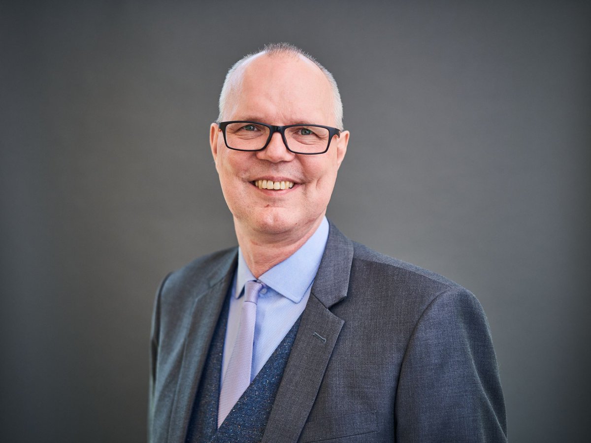 univaasa's tweet photo. Jyrki Vuorinen appointed as the university's new vice-rector of education. 
"I am a person who is inspired by changes and I look forward to taking on my new role at the University of Vaasa, which is a new environment for me."
➡️ https://t.co/dkIgXMlJoK
#univaasa @JyrkiVuorinen https://t.co/QjJYhj7HV4