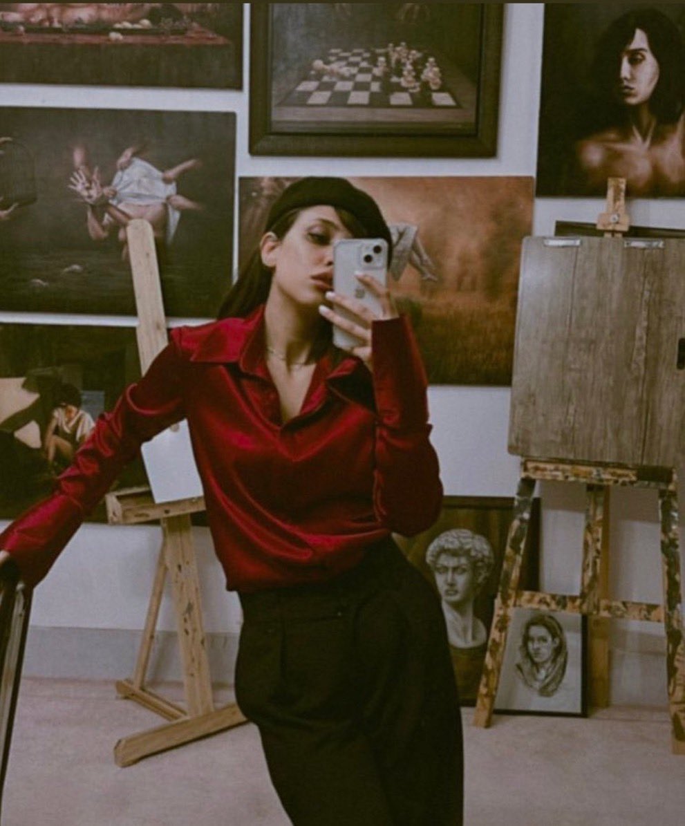 SafaiDarya's tweet photo. Another bright woman killed by the Islamic regime

Maryam Soleymian,illustrator who supported the #IranRevolution through her art

Her last post:

"If each of us leaves earlier, the one who remains should laugh harder &amp; fight harder &amp; dance in our place on the day of freedom." 💔 https://t.co/X8PeAqblcp