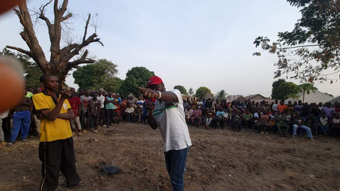 Drtorngeemalu's tweet photo. Peace is here, education is here, security is here, about 50 days to go Vote Dr malu, vote @PeterObi vote change, vote for a new zone A.
#drmalu #laborparty @NgLabour #zoneA https://t.co/tU8o3ylFXx