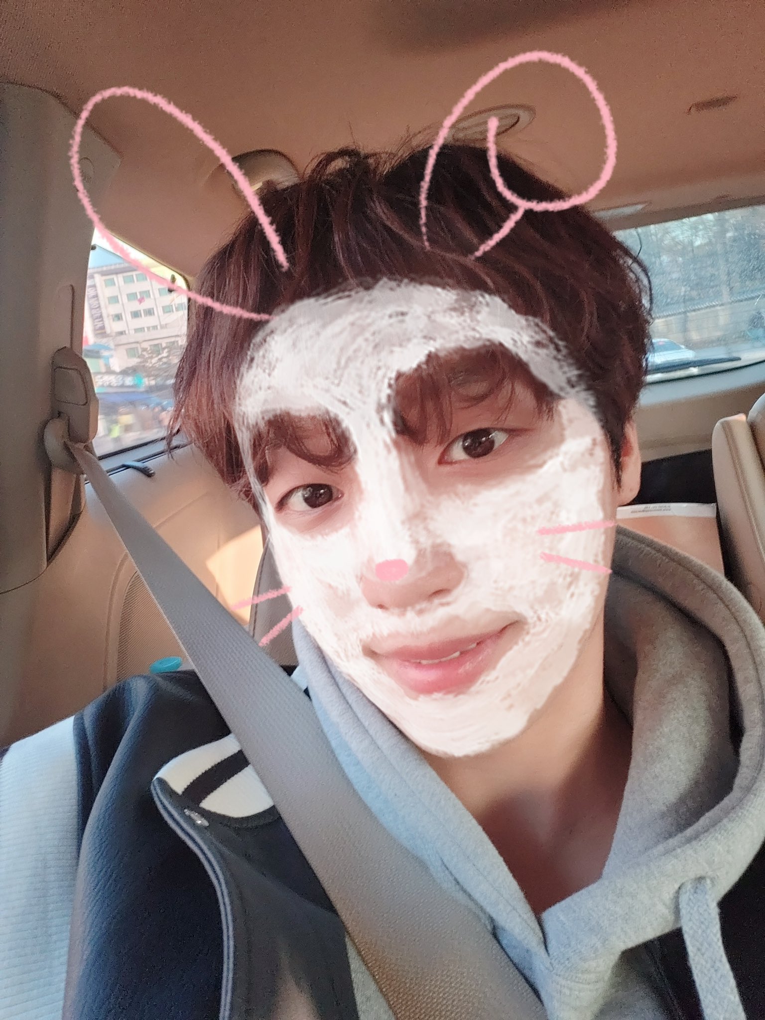 FlsM2GNagAIcjd9?format=jpg&name=large