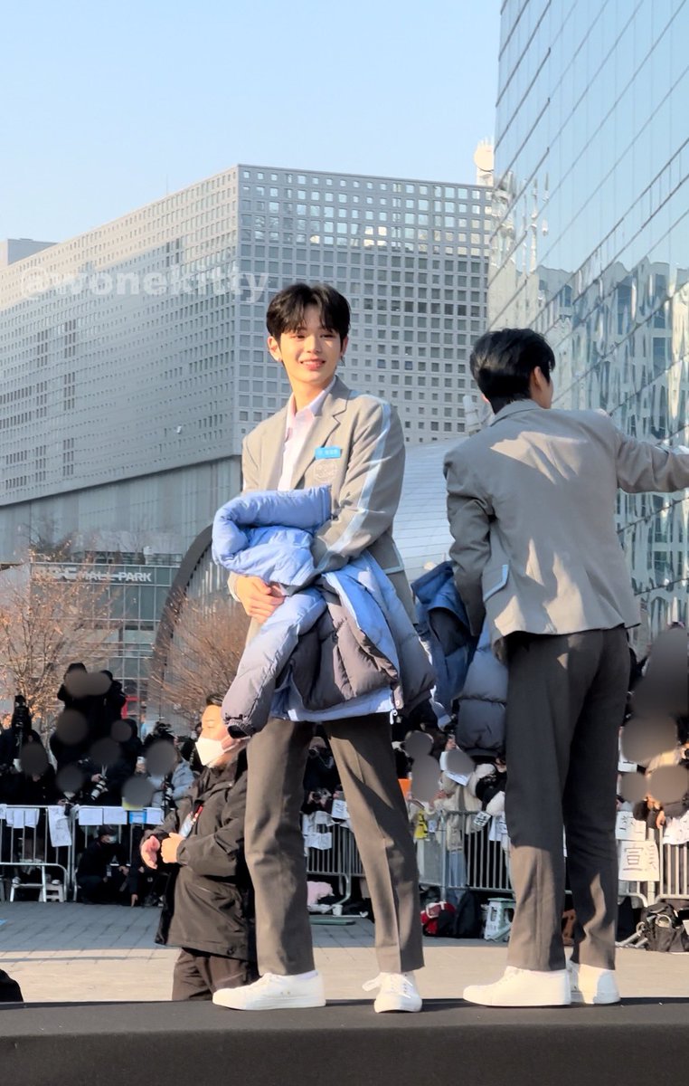 wonekitty's tweet photo. 상암절 보이즈 플래닛 #문정현
데놀 ㄱ? (데뷔놀이라는뜻) https://t.co/6RYq6aGd9S