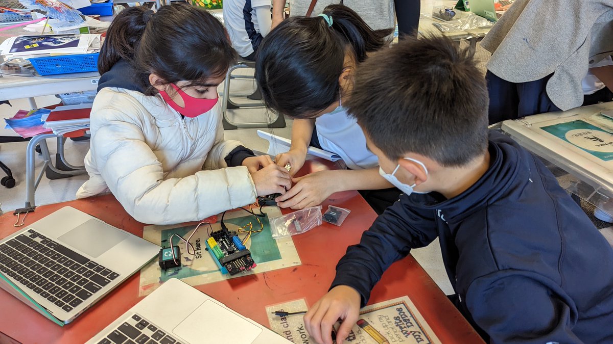 3 years in the making! Finally able to start the Y6 #microbit &amp; #hummingbirdbit marionette project with Art! w/ <a href="/MacHongKongArt/">John McArthur</a> <a href="/MsJanePYP/">Jane Wong</a> @cishk