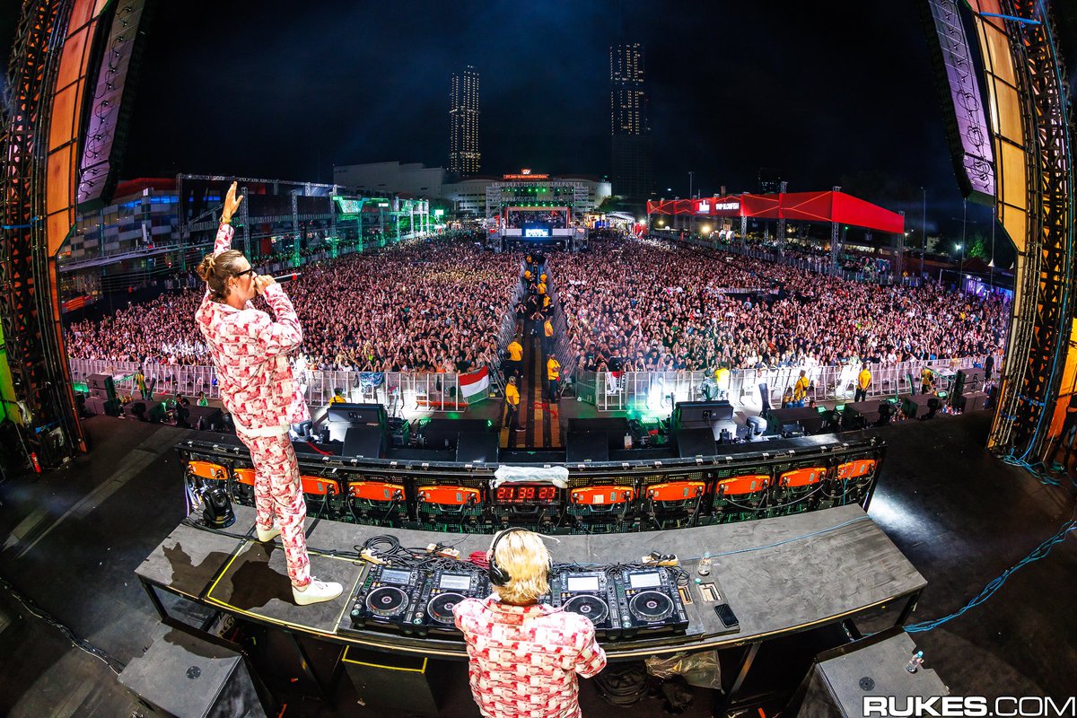 YELLOWCLAW's tweet photo. WE WANT TO DO THE BIGGEST INDONESIA TOUR ANY INTERNATIONAL ARTIST HAS EVER DONE IN APRIL/ MAY. 10 CITYS! WHAT CITYS SHOULD WE HIT AND ALSO WHAT CLUBS? WE WANT TO DO A SPECIAL FREE OUTDOOR SHOW FOR THE PEOPLE ON AMBON. WHO DO WE NEED TO TALK TO? LETS GET THIS GOING. https://t.co/Et4SBl9CNy