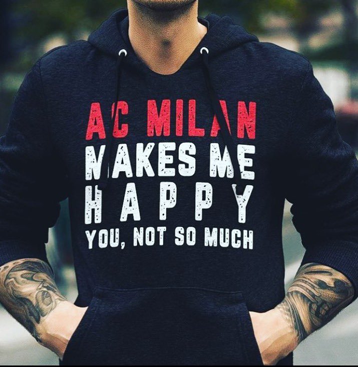 syafcb's tweet photo. I need this hoodie YESTERDAY!!!!! both for milan and bayern my loves https://t.co/iDcSw7OelN
