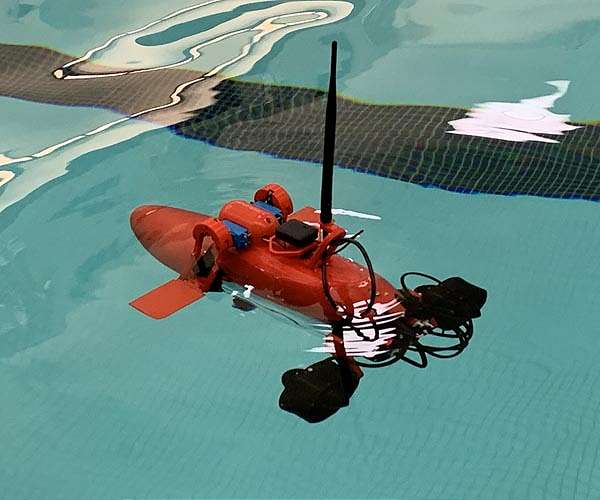 New "semi-sub" shows spy potential of sailing at waterline dlvr.it/SgPkWj