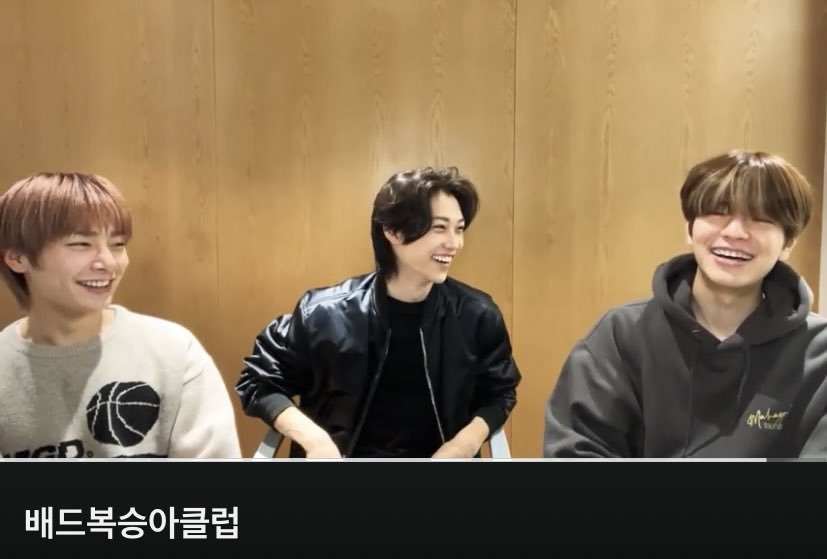 Ontrack98's tweet photo. Pero que es este milagro de no perderme Lives? Que linda mi maknae line <33 https://t.co/XP5CSYzGyw
