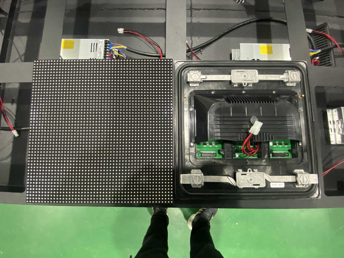 RentalLED_Eric's tweet image. 🚚Customize iron cabinet in factory 
🚛P6 LED digital display advertising
💬WhatsApp: wa.me/8618818429579
#leddisplaycase #leddisplayboardprice #ledpaneldisplay #displayadvertising #displayscreensforadvertising #digitaldisplayadvertising #advertisingleddisplayboard #display