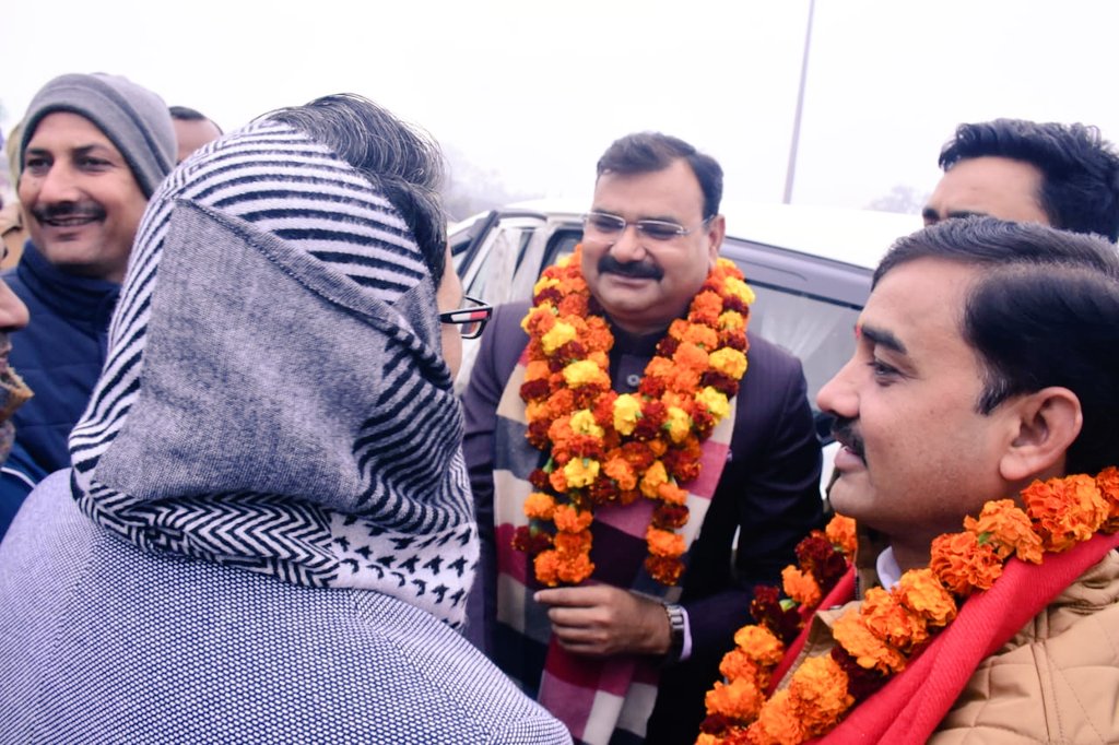 SanjaySinghmla's tweet photo. मर्यादा पुरुषोत्तम प्रभु श्रीराम की पावन नगरी अयोध्या में पहुंचने पर पार्टी के कर्मठ व ऊर्जावान कार्यकर्ताओं द्वारा हुए भव्य स्वागत एवं सम्मान के लिए सभी का हृदयतल से आभार!
@BJP4UP @myogiadityanath @Bhupendraupbjp @idharampalsingh @AmitShah @JPNadda #bjpayodhya https://t.co/nO4wTegm3P