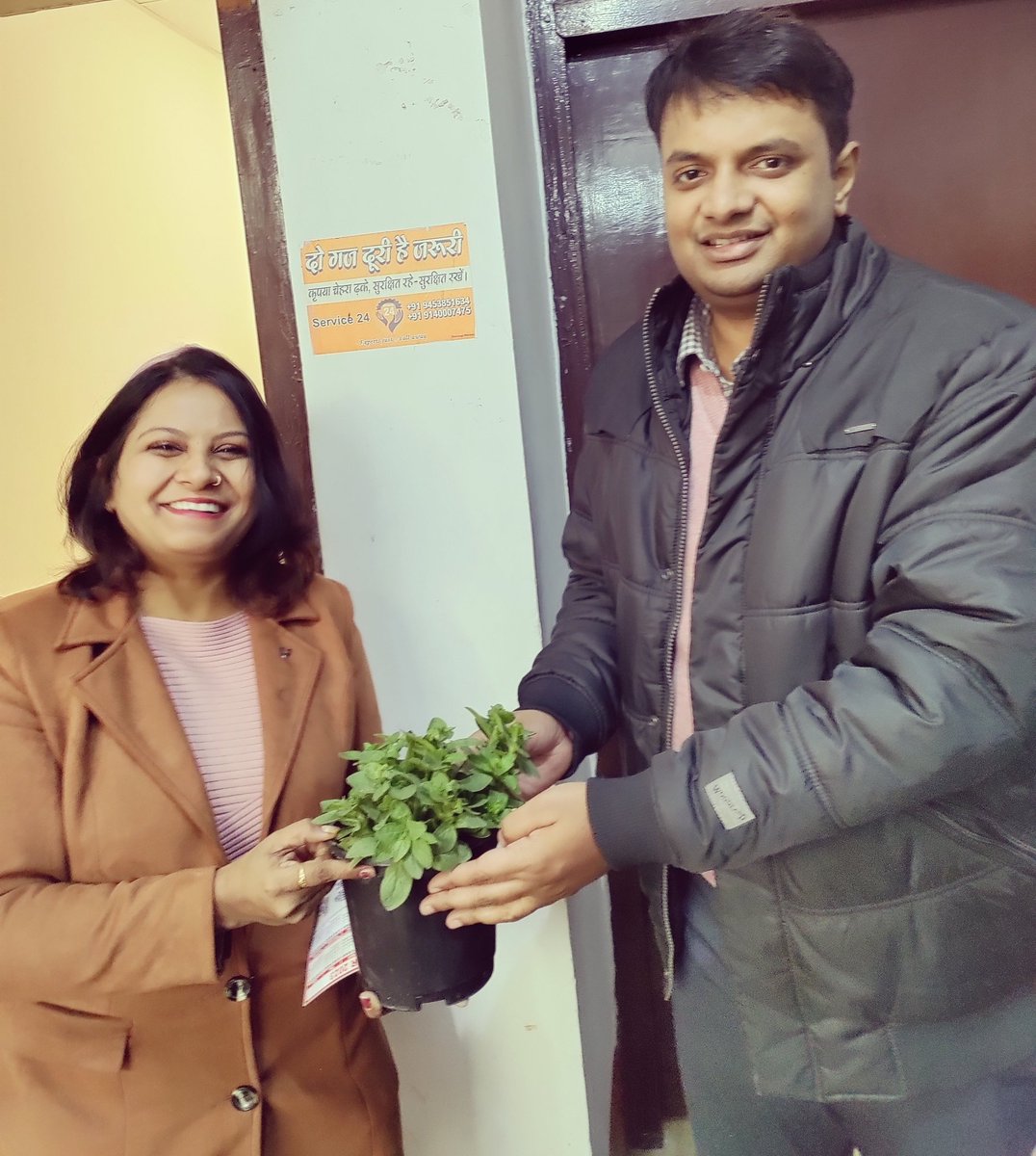 SnehilP07's tweet photo. #CDO #unnao #rishiraj ji
Exchanged
#Newyear pleasantries .
@Diounnao1
@deounnao https://t.co/fMPemsqliZ