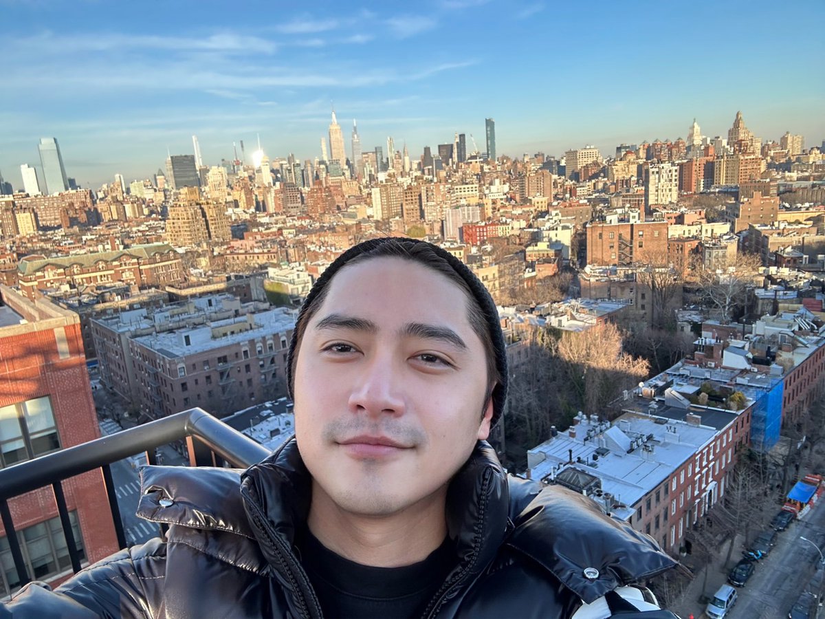 RnSo's tweet photo. Concrete Jungle selfie https://t.co/bfe77L1Rfh