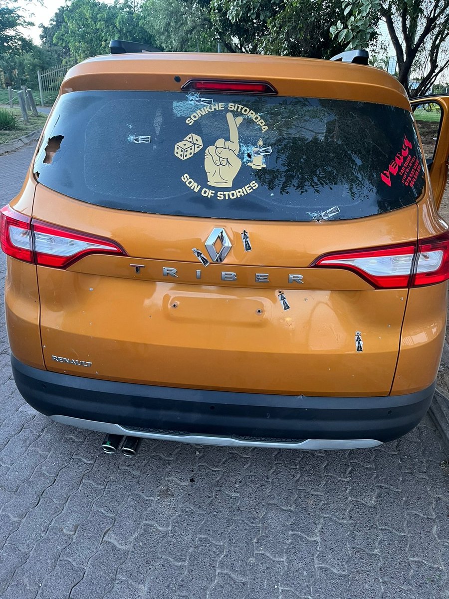 Busie_Mkhabela's tweet photo. Shot by the police, unarmed and not a suspect of a crime. SAPS are saying it was a mistake mistake

 #TheWifeShowmax Hlomu Musa contractions Malema Lakers https://t.co/SvtxRAISiV