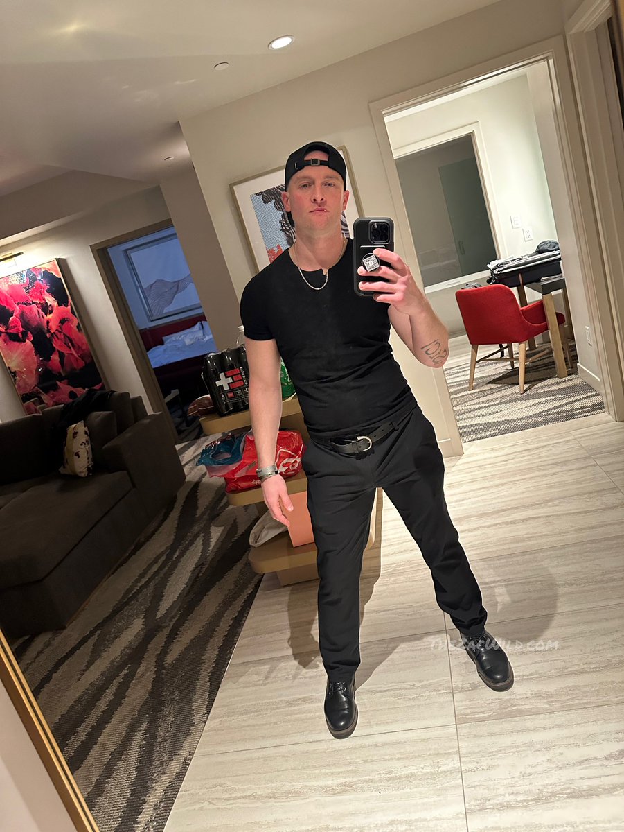 Zac Wild on Twitter: "That one time I went to a party…@Brazzers"
