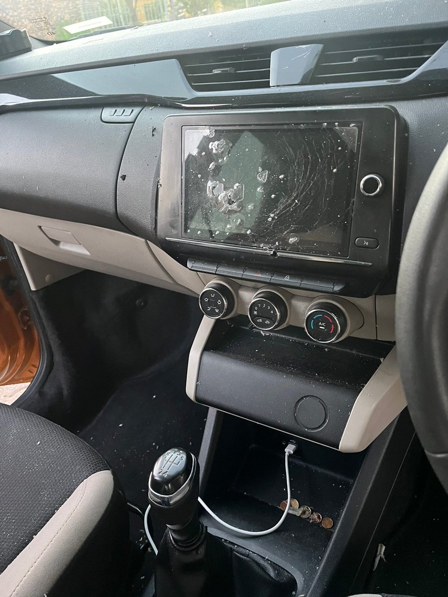 Busie_Mkhabela's tweet photo. Shot by the police, unarmed and not a suspect of a crime. SAPS are saying it was a mistake mistake

 #TheWifeShowmax Hlomu Musa contractions Malema Lakers https://t.co/SvtxRAISiV