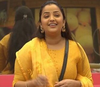 Download the voot app and vote for #ApurvaNemlekar .Creat multiple email ids and vote her 99+ times. Hurry up guys let's vote her and make her win 🏆❤
#BiggBossMarathi #BiggBoss #BiggBossmarathi4 #BBM #BBMarathi #bbm4 #BiggBossMarathiS4