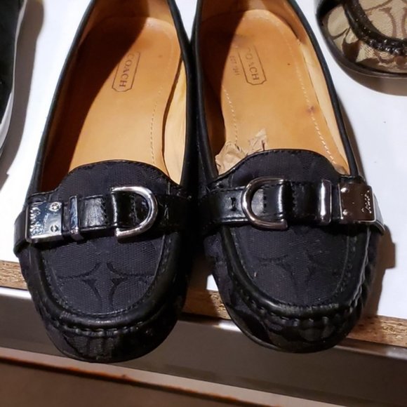 Tataua55's tweet photo. So good I had to share! Check out all the items I'm loving on @Poshmarkapp #poshmark #fashion #style #shopmycloset #coach: https://t.co/gGiqn6Cmjg https://t.co/0g8WIchaQu