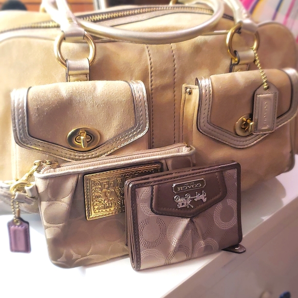 So good I had to share! Check out all the items I'm loving on <a href="/Poshmarkapp/">Poshmark</a> #poshmark #fashion #style #shopmycloset #coach: posh.mk/I1HMUlPQkwb