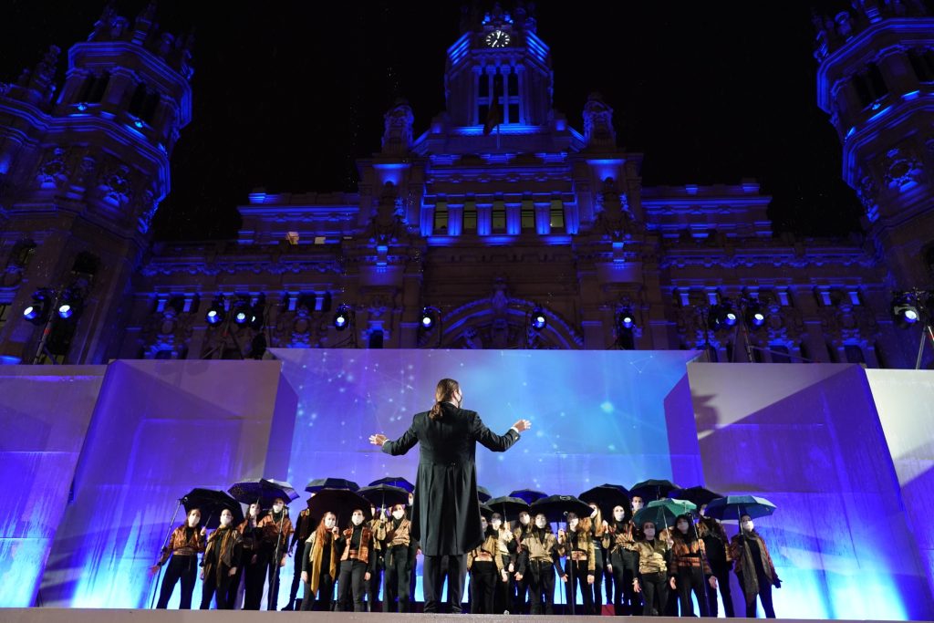 Si quieres asistir a la cabalgata de Reyes de #Madrid, recuerda que hay puntos reservados para personas con #discapacidad y otras medidas de #accesibilidad para hacer que el espectáculo sea lo más inclusivo posible.

ow.ly/mV3450Mi6mP