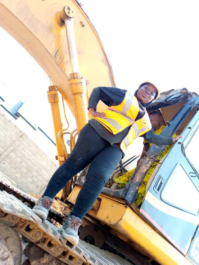 engr_hayzee's tweet photo. #WomenInSTEM 
#WomenInConstruction
#WomanInEngineering

#Build #design #Manage #Construction https://t.co/vnbS8Hwa2C