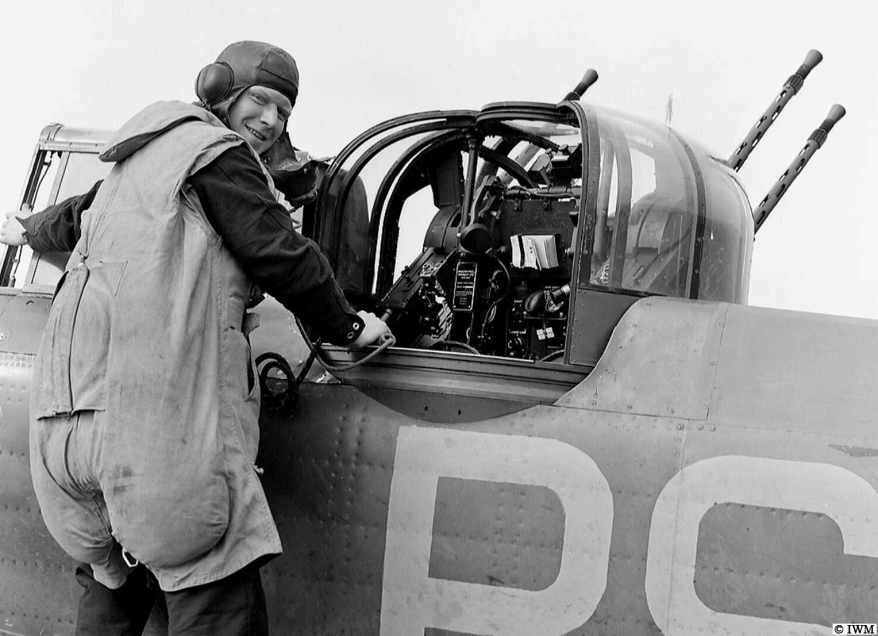 Rob Poulussen on Twitter "August 1940, KirtoninLindsey airfield. An
