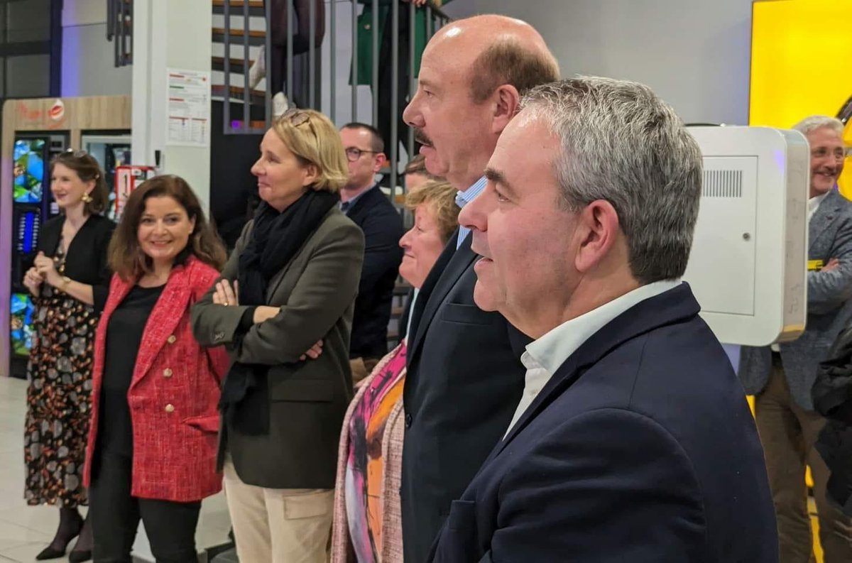 Cérémonie des vœux devant 300 chefs d’Entreprises et personnalités ! Si les difficultés sont encore considérables Restons optimistes ! Si le pays sait s’appuyer sur cette France qui se bat et espère , celle des chefs d’entreprises , nous pourrons nous en sortir collectivement