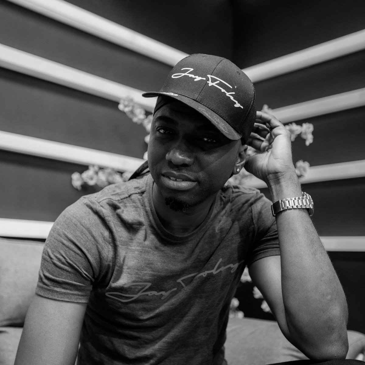 jayfoley2131's tweet image. The seasons never end. Coming up next is VALENTINES DAY. Stay tuned.