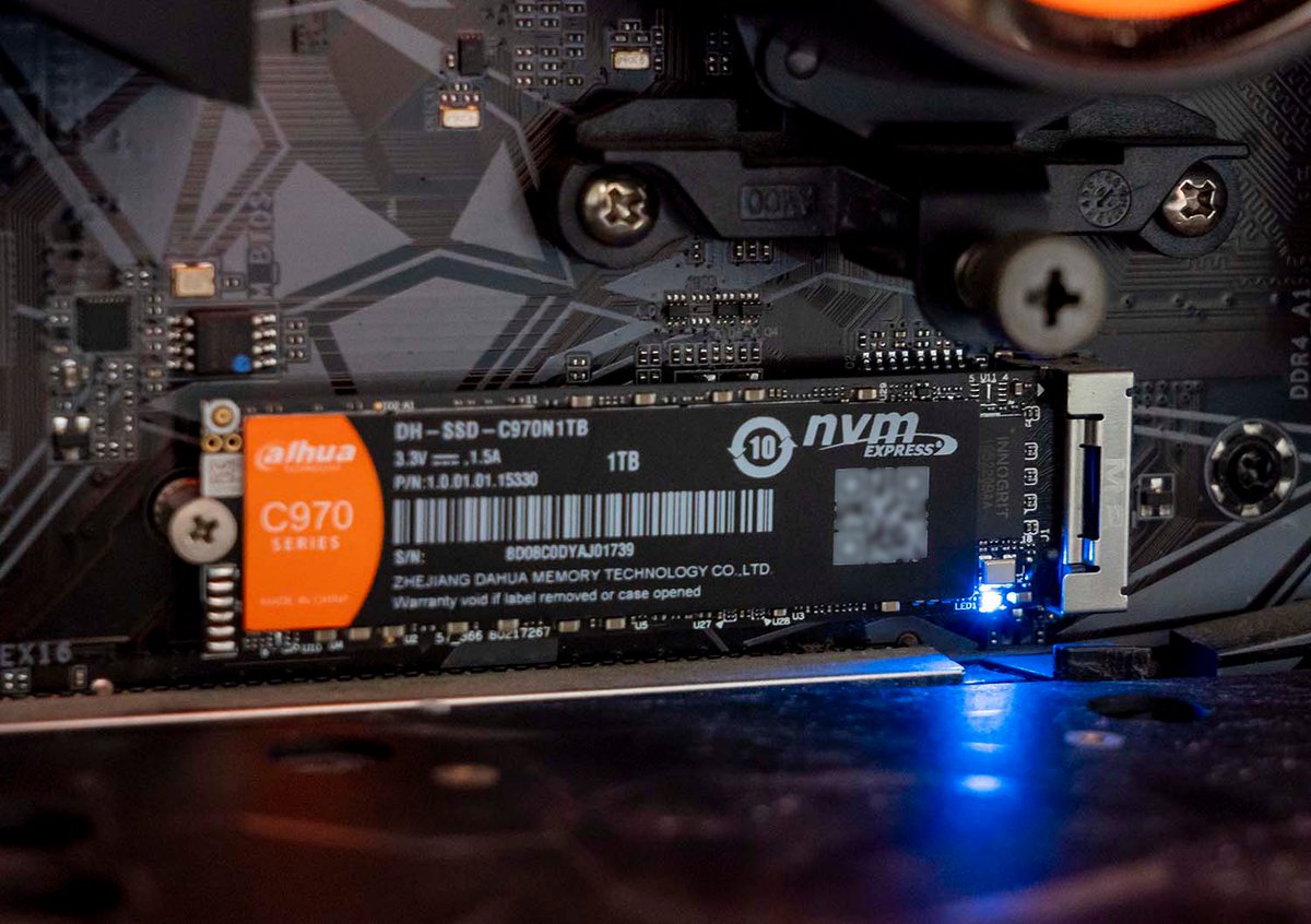 dahuamemory's tweet photo. The new leap in gaming performance!!! #dahua C970 series PCIe 4.0 #ssd is a fierce accelerator🚀

#dahua #upgrade #dahuatechnology #gamingmemes #gaming #gen4 #laptop #tech #IOT #AI #AIoT #devices #ps5 #pcgaming https://t.co/JNAFTnEHAZ