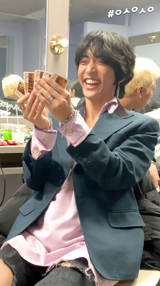 mareumo_'s tweet photo. ◆

[일상이승윤] 뱅! 🃏

https://t.co/xh6xhWg77b

#일상이승윤 #ㅇㅅㅇㅅㅇ #DailyLSY
#이승윤 #LeeSeungYoon #LSY
#마름모 #mareumo #mareumo_official https://t.co/I2vc2QSZD4
