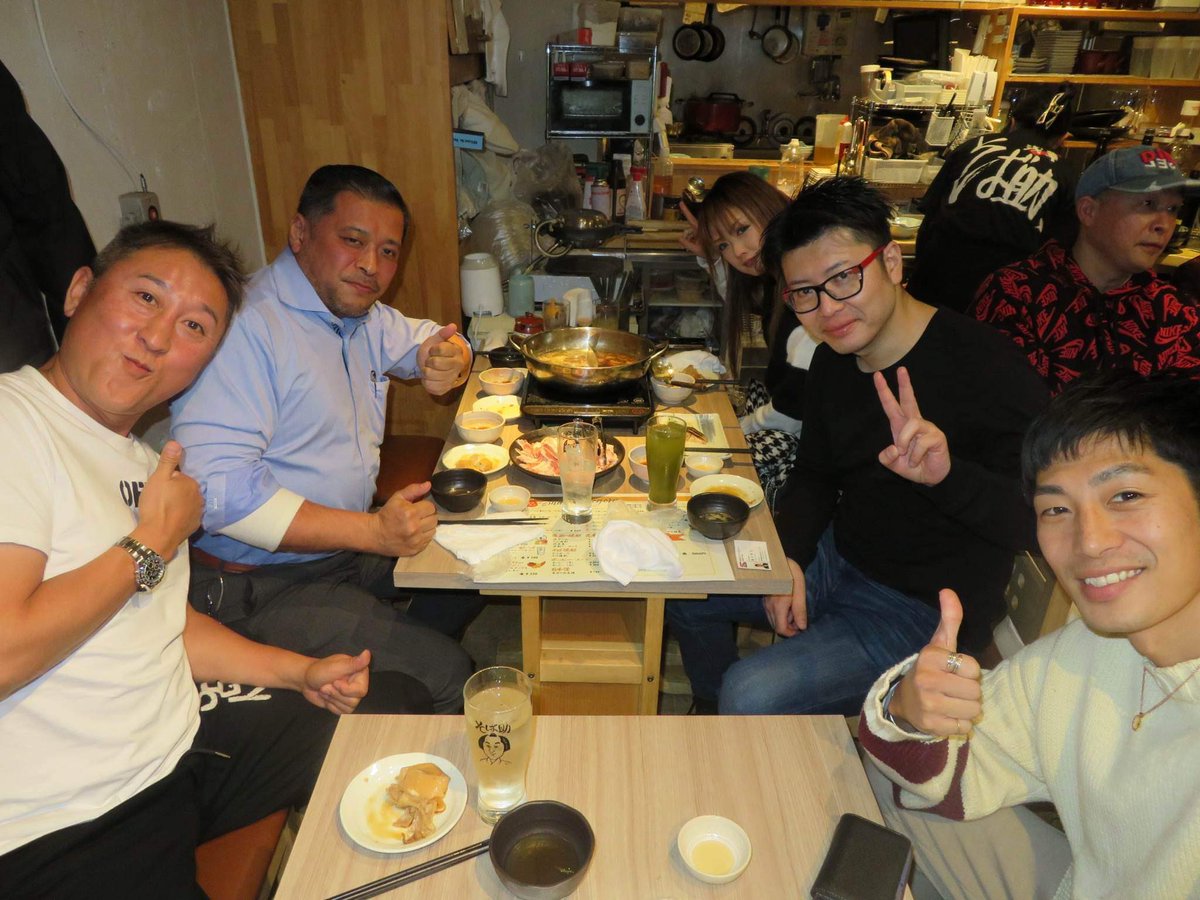 takizawahirohit's tweet photo. 格闘家に人気の「そば助」さんで、RIZINの実況でお馴染みのフリーアナウンサー鈴木芳彦( @yoshihikos0430 )さん達とご一緒させていただきました！

格闘技への熱い想いに感動しました。 https://t.co/XuJOZQTupL