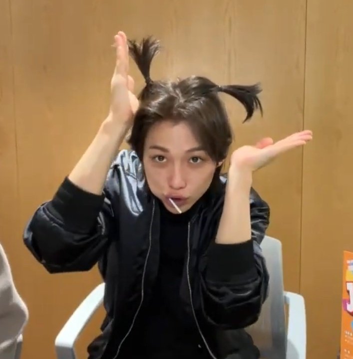 BBOKARILOOKS's tweet photo. YONGBOKAH IS SO CUTEEE😭 https://t.co/HPkT4xoj73