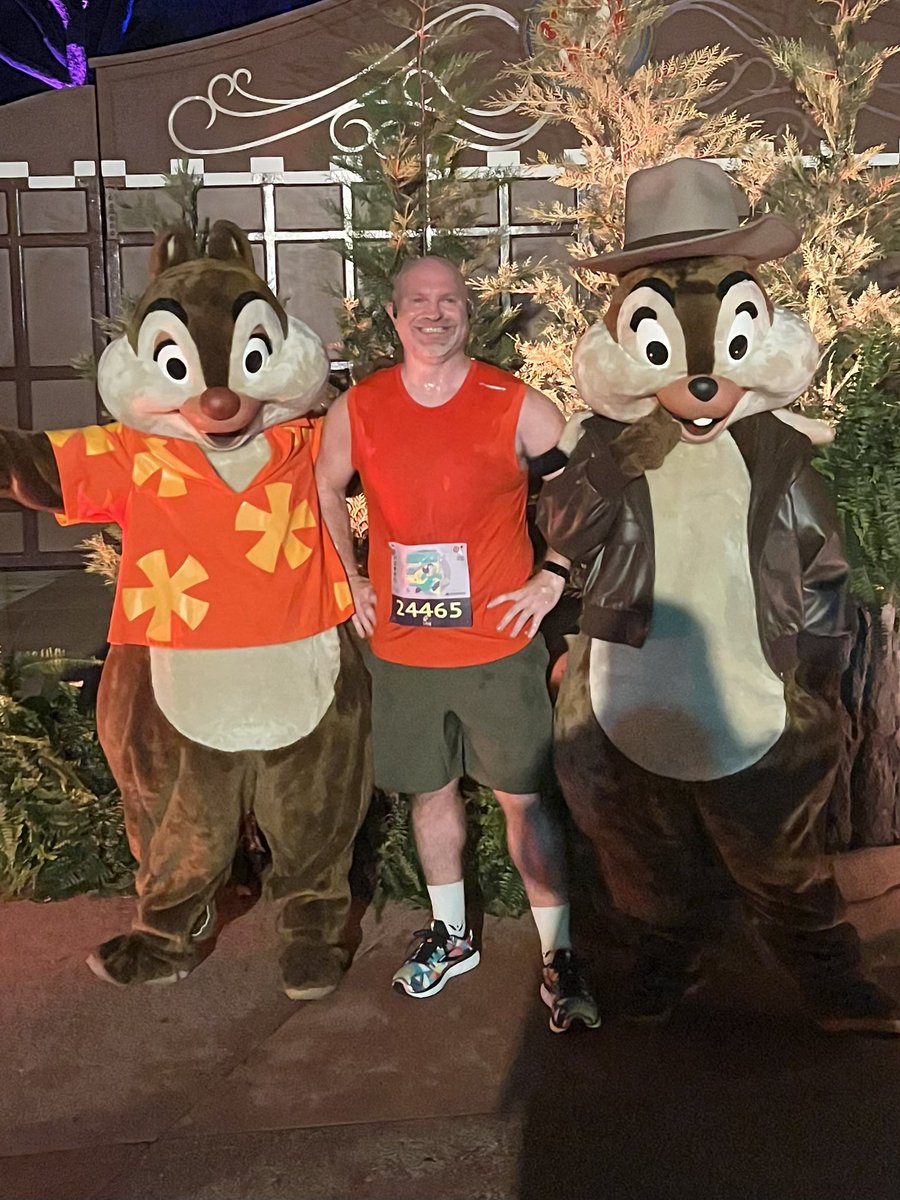 BazTastic77's tweet image. Day 1 done! #WDW5k