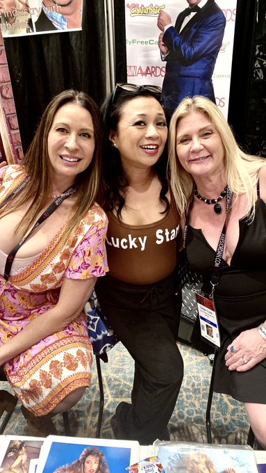 Lucky Starr (NYC, August 24-28) - My queens! @blameitonginger and @christycanyon11 https://t.co/iMeYRk0H1e