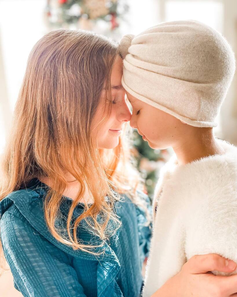 kinsunisquad's tweet photo. Kinsley had routine chemo on December 20th and 27th over break which meant she didn’t feel her best most days. so we just laid low, wrapped presents, saw Christmas lights/movies, played board games, hot tubbed, took day trips (on good days) and had lots … https://t.co/esl8bE33er https://t.co/Skx5Q902lA
