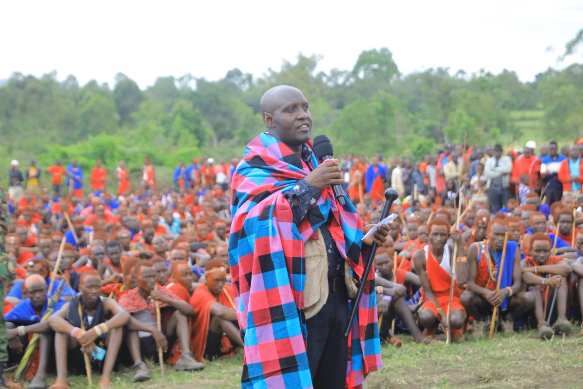 magicalkenya's tweet image. Preservation of culture: Tourism PS John Ololtuaa addresses the Masai Morans at Osononi location in Transmara, Narok  County, ahead of their graduation to adulthood next week . The event was attended by Maa community leaders.#magicalkenya #RediscoverTheMagic