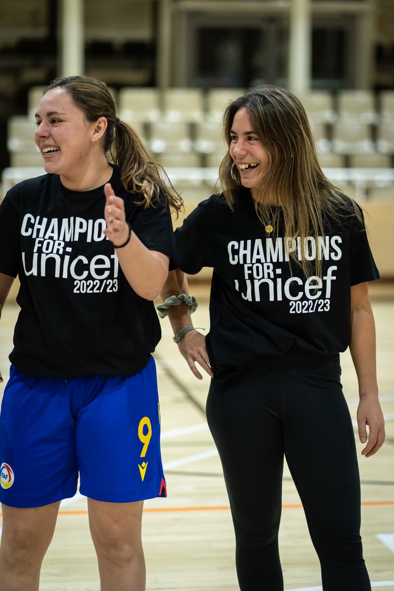 FAEAndorra's tweet photo. 🇦🇩🏀🏂 Ahir @MaevaBaux va formar part de la festa 😍 del partit de bàsquet Champions per #UNICEF @unicefandorra 

GRÀCIES @morabancandorra per convidar a la @FAEAndorra a ser partíceps d'aquesta gran jornada❗️

#Andorra #Andorre 

📷 BCA Dani Speedy https://t.co/VfyzIWdGYS