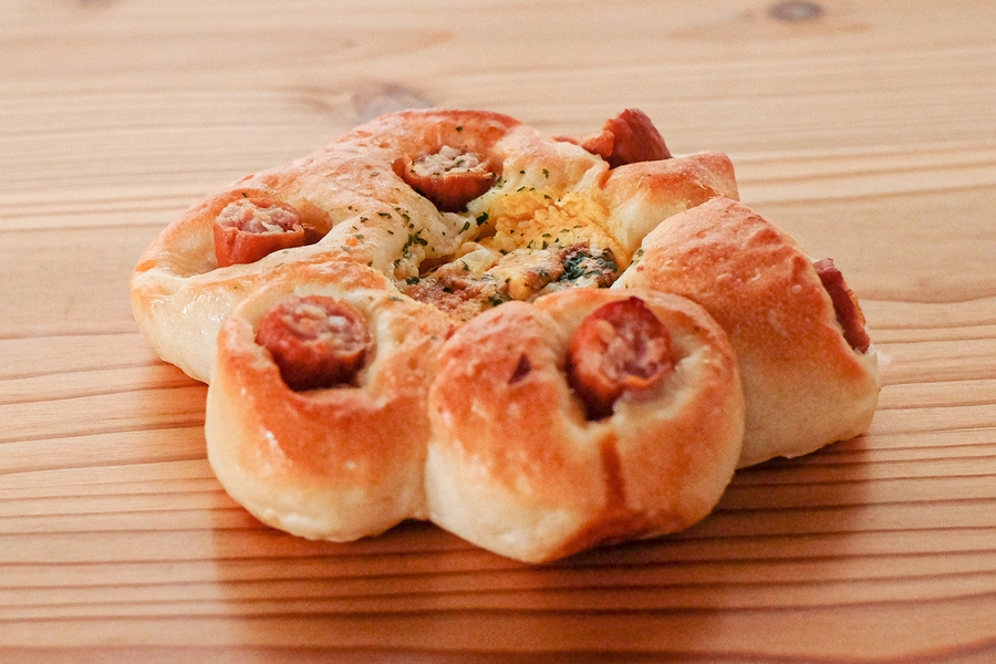 rebake20002031's tweet photo. rebake award 2022 4位🏅
愛知のboulangerie BENKEIさん👏
ふわふわのソフト系総菜パンが多く、ランチにぴったりです🌈
どれも食欲をそそるようなフォルムで、見ているだけでよだれが🤤
このソーセージ、独特な感じでかわいすぎません？？ https://t.co/broodwpfRY