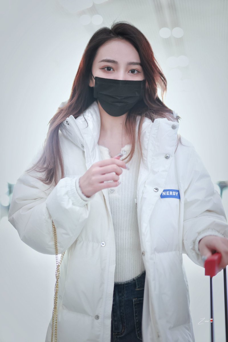 ZoicHoo's tweet photo. 230105 🛫️PEK(4/4)
#苏芮琪 #SURUIQI #Sury #スールイチー #スー・ルイチー #ルイチー #수루이치 #ドメイン #ホームゲーム #SuryDomain https://t.co/Oogrv7nrfS