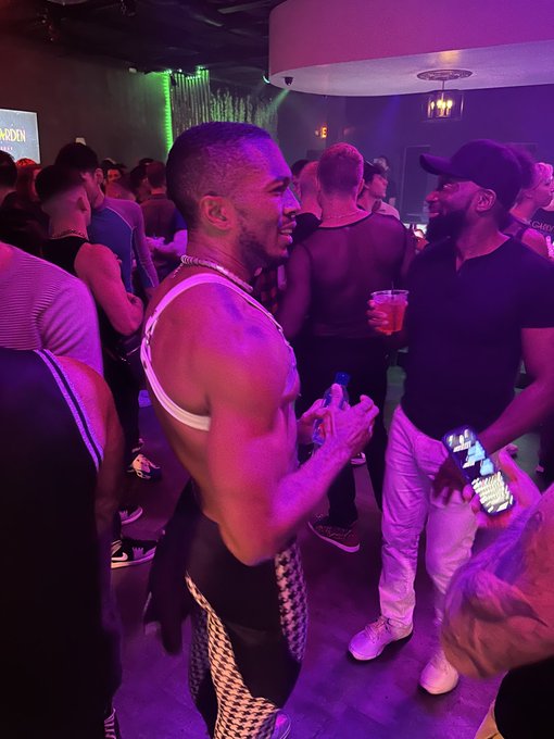 Our coveted shot of the ridiculously fun, ridiculously talented and ridiculously beautiful @SeanXavierXXX