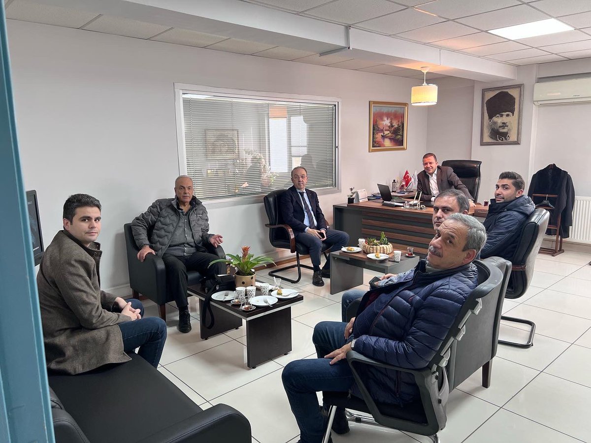 A.Sait KAPLAN ® (@AhmetSaitKaplan) on Twitter photo 2023-01-05 08:28:37 Gaziantep Eczacı Odası Başkanımız Sayın İrfan Demirci ve beraberinde çok değerli yönetim kurulu üyeleri Depomuza ziyarette bulundular. Nazik ziyaretleri için kendilerine teşekkür ederim. @gaziantepeo Gaziantep Eczacı Odası Başkanımız Sayın İrfan Demirci ve beraberinde çok değerli yönetim kurulu üyeleri Depomuza ziyarette bulundular. Nazik ziyaretleri için kendilerine teşekkür ederim. @gaziantepeo