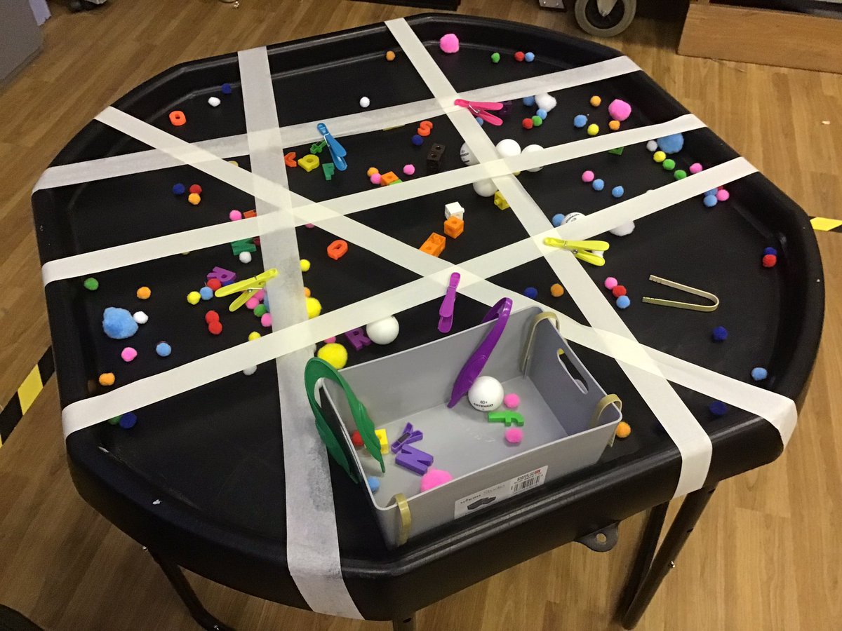 BroomfieldsJnr's tweet photo. 🖐🏻 Fine Motor Skills activities in our sensory hall this week 🤩 #sensory #SEN #finemotorskills #inclusion #tufftray #broomfieldsjunior https://t.co/BGSDHWx706