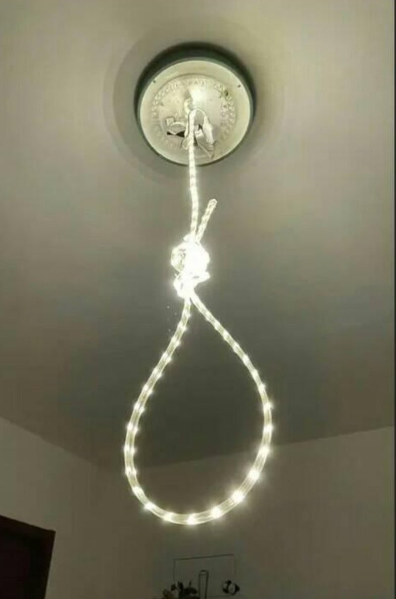 " وتهدينا الحياة أضواءً في آخر النفق "