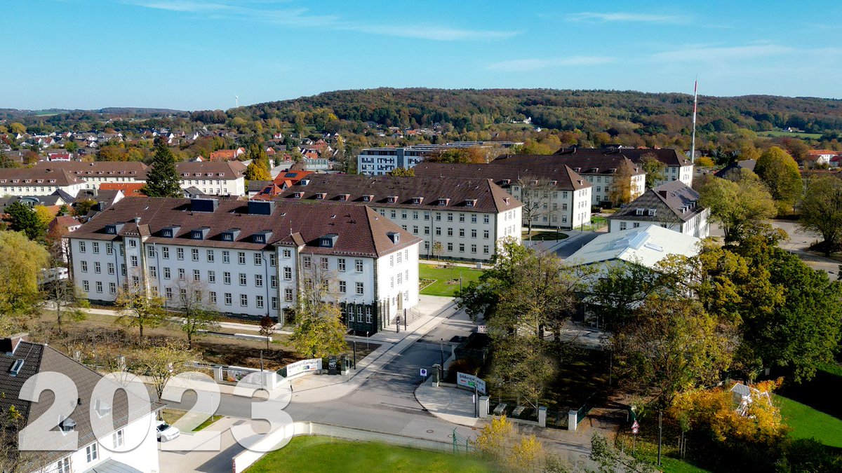 bcherford's tweet photo. Viel hat sich verändert!
Binnen der letzten 5 Jahre ist der BildungsCampus in Herford gewachsen und viel ist passiert. Direkt auf dem Herforder Stiftberg wird sich auch in den kommenden Jahren noch vieles entwickeln. 
#bildungscampusherford #herford #campus #owl #zukunft https://t.co/Te9kkafEAq