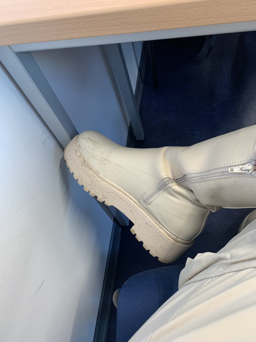 Meine Stiefel sind dreckig… muss ich sonst noch irgendwas sagen, Sub?