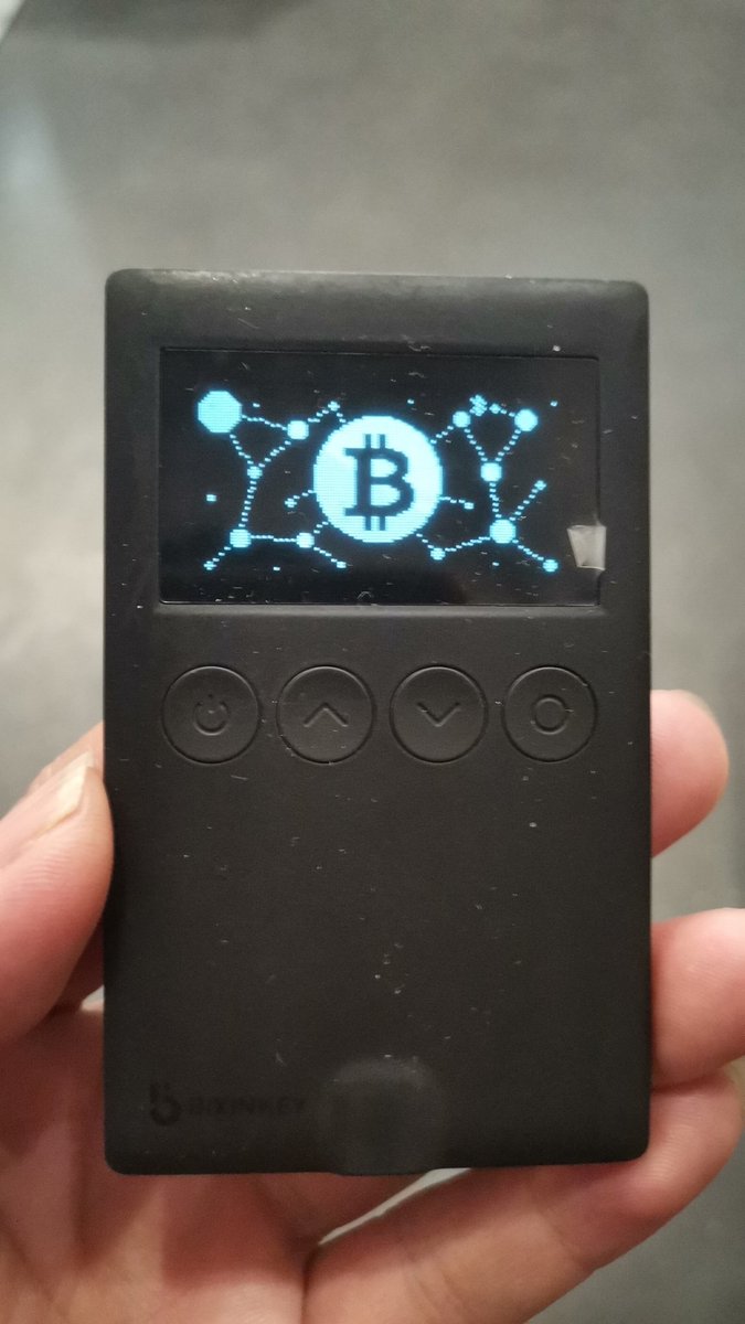 meichen033's tweet photo. 作为一个onekey硬件钱包的早期使用者，其实买的挺用的不算早，有几点感受：1.用起来很简单，好上��；2.参加defi安心多了，原一直用小狐狸祼，心里总不踏实；3.软件持续更新升级，越来越好用。#硬件钱包 @onekey官方 https://t.co/PFWUbd2z0y