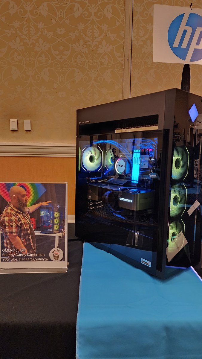 Revanch1sm's tweet photo. Insane DIY OMEN 45L build by the amazing @DanKamYouKnow showcased at @PepcomEvents with top-end parts from awesome folks from @IntelGaming, @wd_black, @kingstontech, and @NVIDIAGeForce https://t.co/uHEoAHtl0g