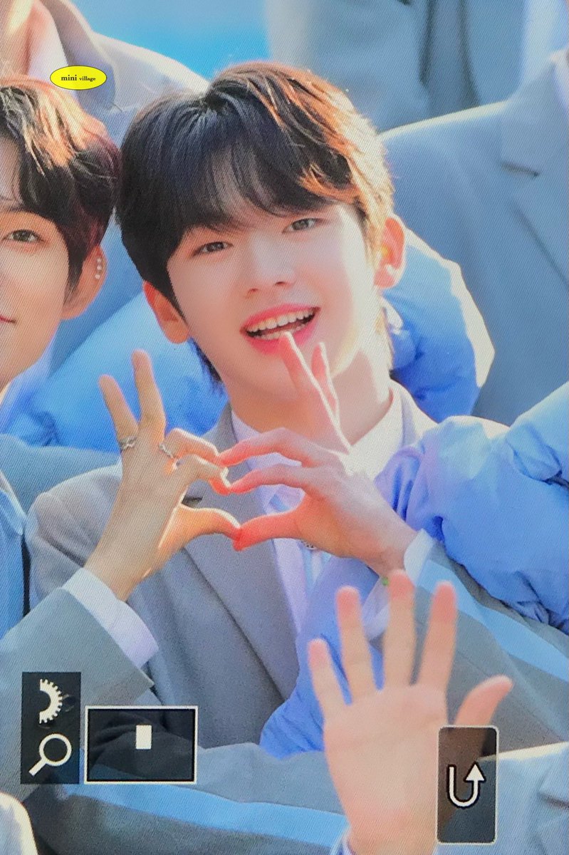 🐰 | Fotos do Daeul hoje no fanmeeting!